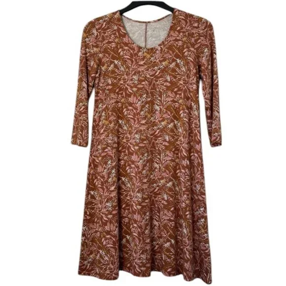 knee length spring dress SHORT SLEEVE FLORAL KNEE LENGTH TIERED DRESS – Riah Fashion main image 1